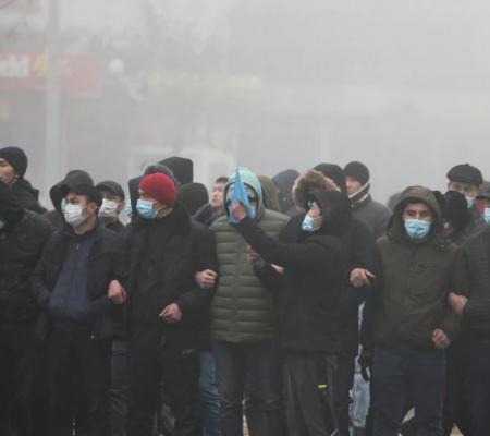 Казахстан: протестувальники в Алмати захопили мерію, у будівлі пожежа