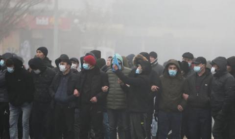 Казахстан: протестувальники в Алмати захопили мерію, у будівлі пожежа
